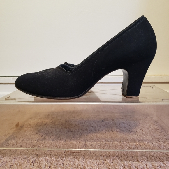 Vintage 1940s-1950s Black Suede Heels 6 - Picture 3 of 8